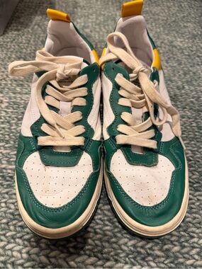 Women's White and Green Oncept Phoenix